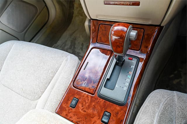 1999 Toyota Crown JDM car for sale — photo 19 of 21