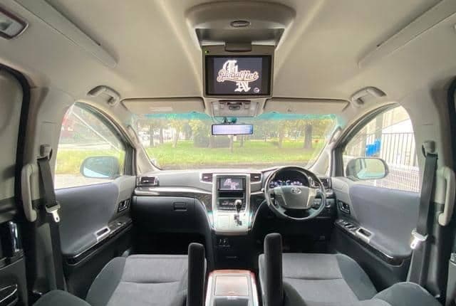 2010 Toyota Vellfire JDM car for sale — photo 3 of 10