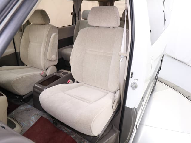 1999 Toyota Grand Hiace JDM car for sale — photo 16 of 25