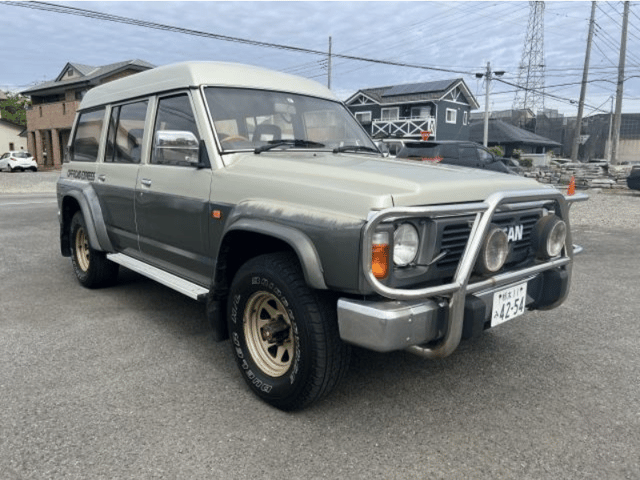 1991 Nissan Safari JDM car for sale — photo 3 of 20