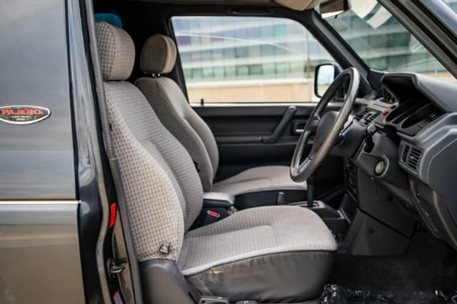 1992 Mitsubishi Pajero JDM car for sale — photo 8 of 12