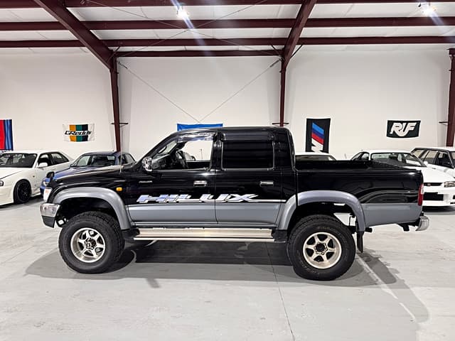 2000 Toyota Hilux JDM car for sale — photo 3 of 22