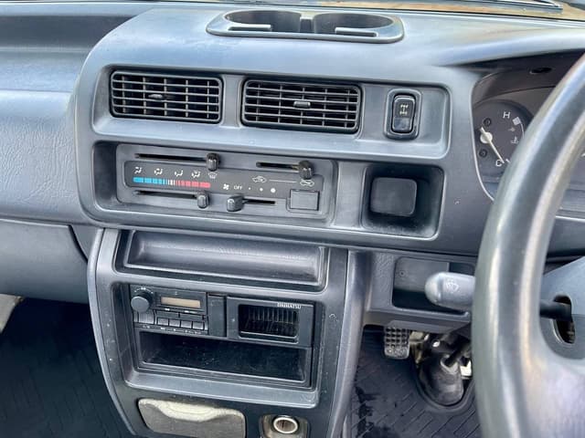 1999 Daihatsu Hijet JDM car for sale — photo 18 of 25