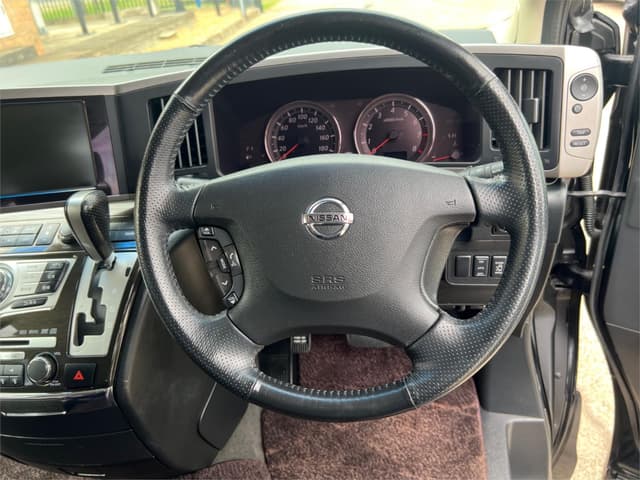 2008 Nissan Elgrand JDM car for sale — photo 11 of 16
