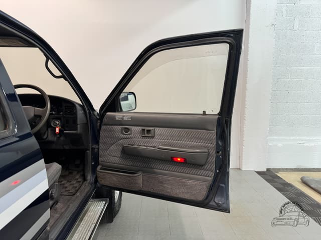 1993 Toyota Hilux JDM car for sale — photo 23 of 25