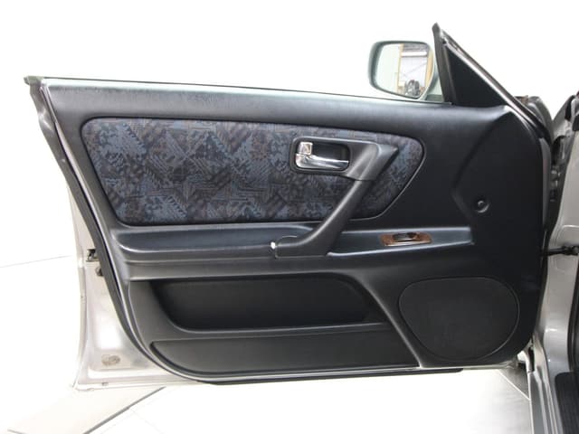 1997 Nissan Stagea JDM car for sale — photo 20 of 25