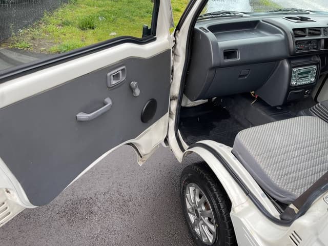 2000 Daihatsu Hijet JDM car for sale — photo 23 of 25
