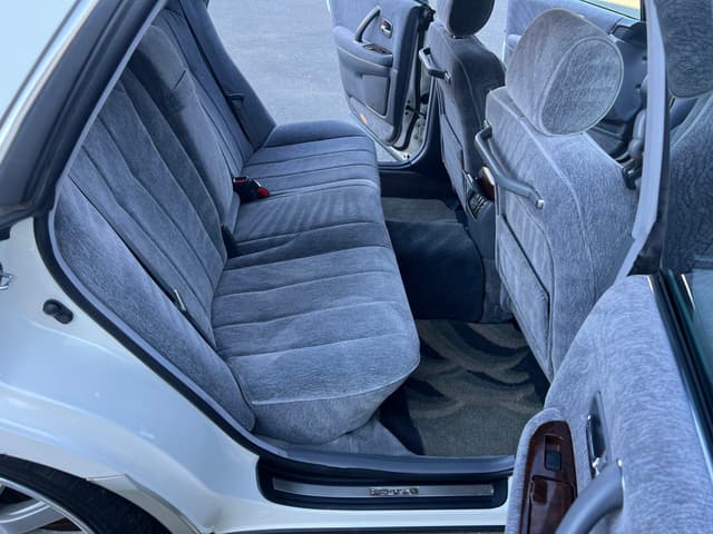 1998 Toyota Crown JDM car for sale — photo 19 of 25