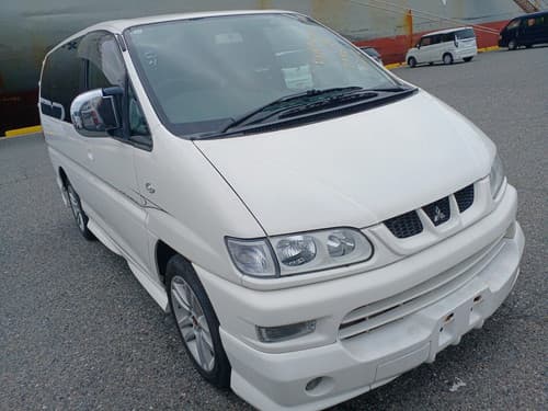 1998 Mitsubishi Delica JDM car for sale — photo 2 of 15