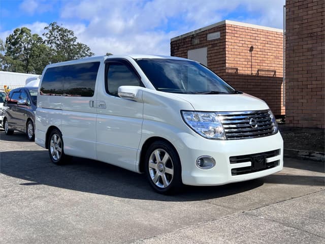 2006 Nissan Elgrand JDM car for sale — photo 4 of 16