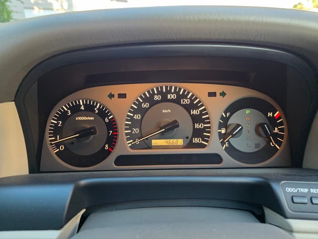 2000 Toyota Crown JDM car for sale — photo 2 of 13
