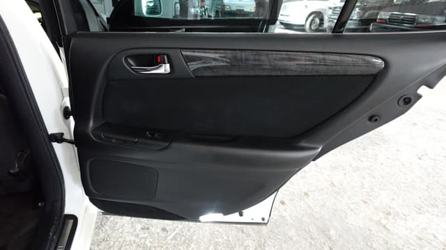 1999 Toyota Aristo JDM car for sale — photo 16 of 19