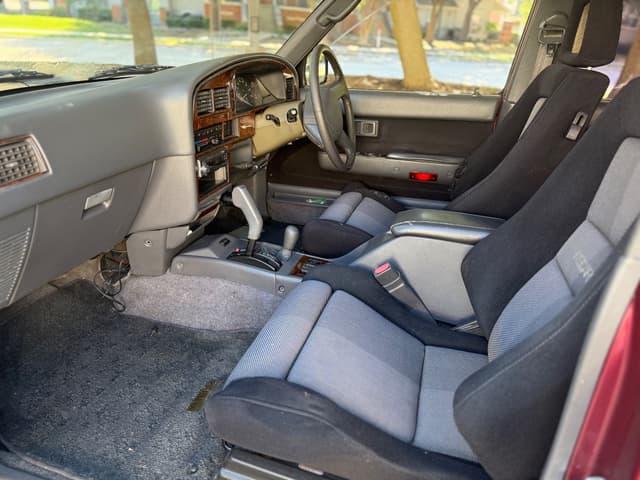 1993 Toyota Hilux Surf JDM car for sale — photo 3 of 10
