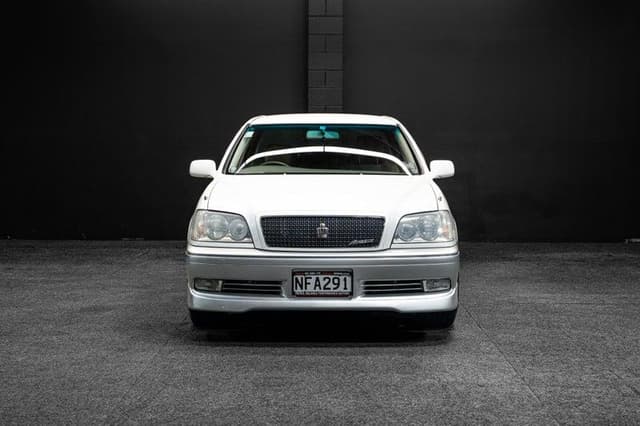 1999 Toyota Crown JDM car for sale — photo 10 of 19