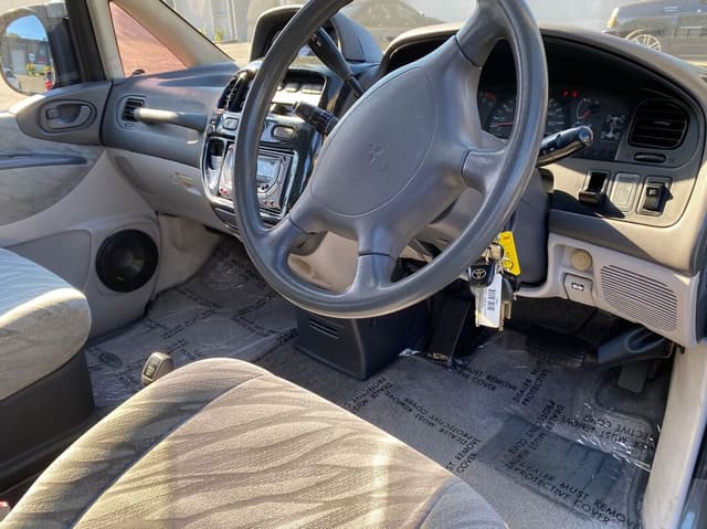 1994 Mitsubishi Delica JDM car for sale — photo 12 of 16