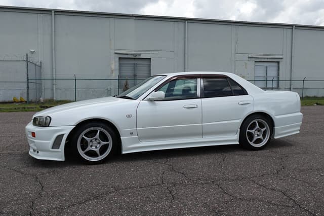 1998 Nissan Skyline JDM car for sale — photo 12 of 19
