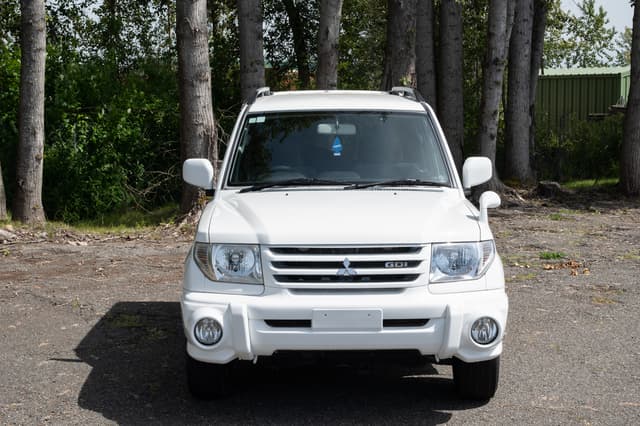 2000 Mitsubishi Pajero JDM car for sale — photo 2 of 10