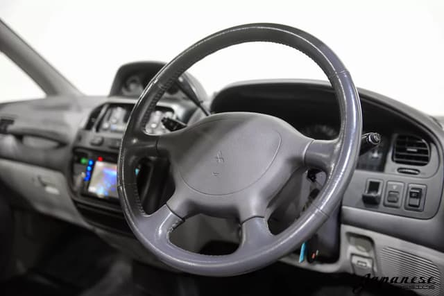 1994 Mitsubishi Delica JDM car for sale — photo 12 of 25