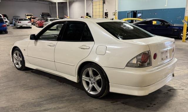 1999 Toyota Altezza JDM car for sale — photo 11 of 25
