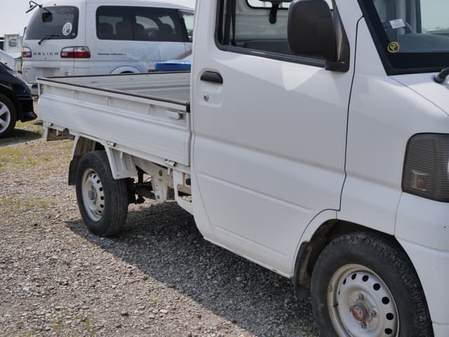 2002 Mitsubishi Minicab JDM car for sale — photo 10 of 25