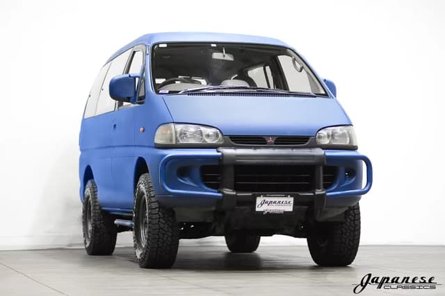 1996 Mitsubishi Delica JDM car for sale — photo 3 of 25