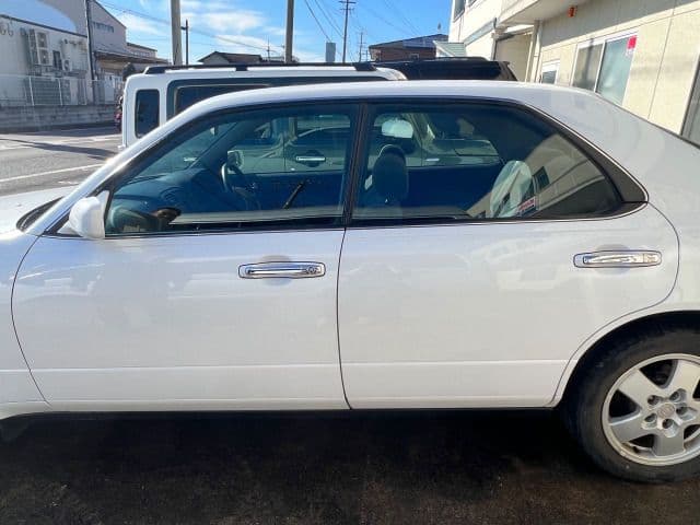 1995 Nissan Gloria JDM car for sale — photo 8 of 25