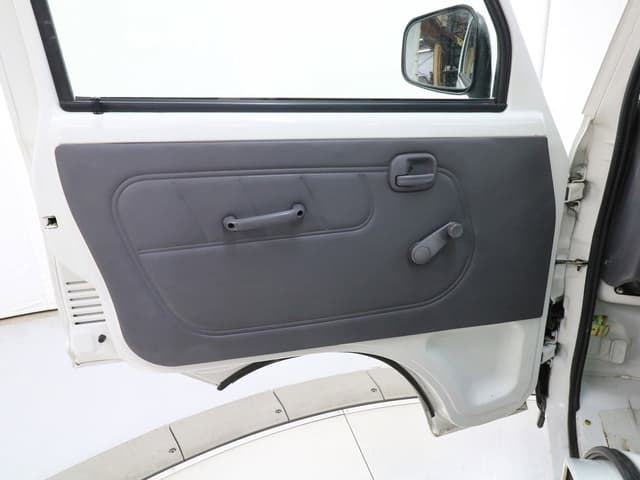 1997 Mitsubishi Minicab JDM car for sale — photo 17 of 25