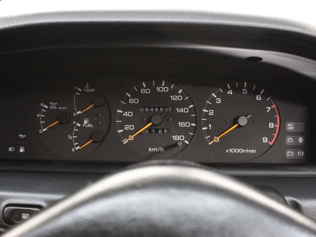 1987 Nissan Bluebird JDM car for sale — photo 11 of 25