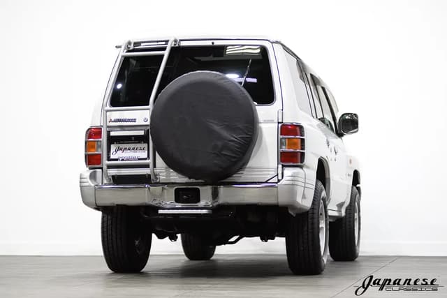 1997 Mitsubishi Pajero JDM car for sale — photo 8 of 25