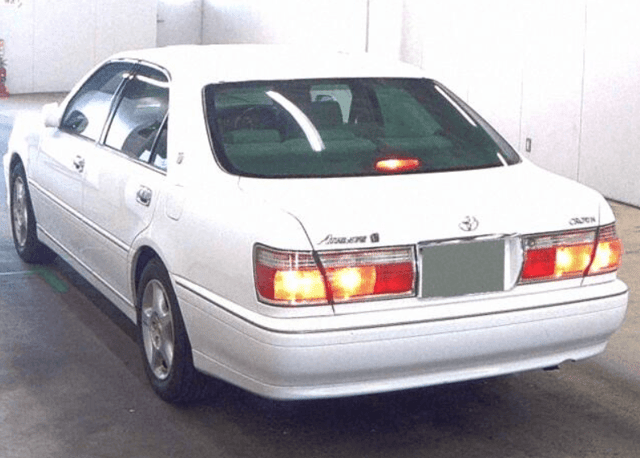 2001 Toyota Crown JDM car for sale — photo 4 of 8