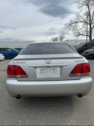 2005 Toyota Crown JDM car for sale — photo 4 of 12