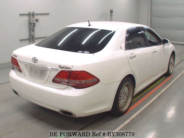2008 Toyota Crown JDM car for sale — photo 2 of 8