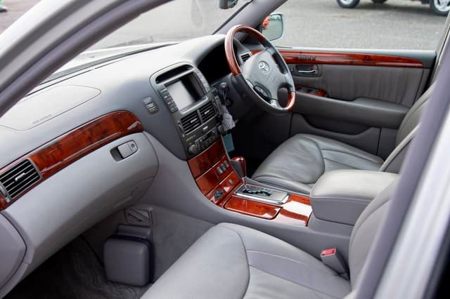 2001 Toyota Celsior JDM car for sale — photo 13 of 18
