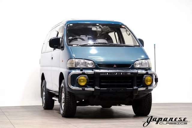 1994 Mitsubishi Delica JDM car for sale — photo 3 of 25
