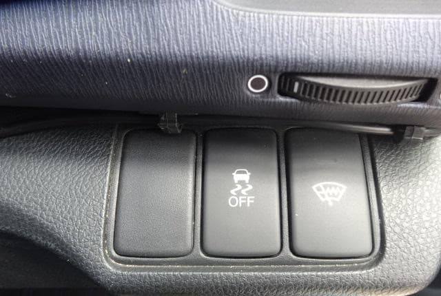 2011 Honda Odyssey JDM car for sale — photo 21 of 25