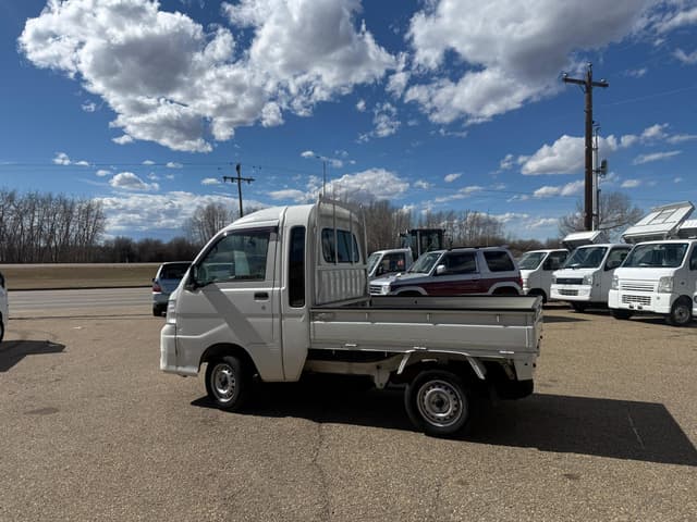 2009 Daihatsu Hijet JDM car for sale — photo 2 of 8