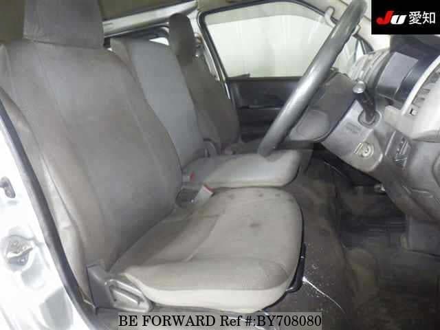 2006 Toyota HiAce JDM car for sale — photo 6 of 8