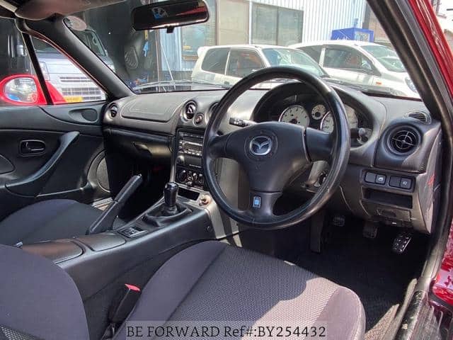 2001 Mazda Roadster (Eunos Roadster / MX-5) JDM car for sale — photo 13 of 18
