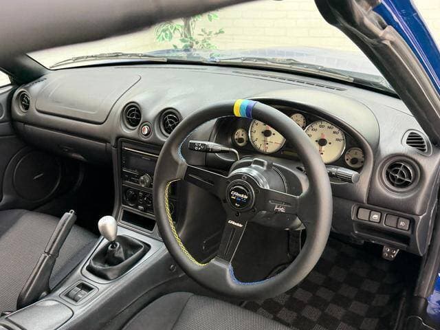 2000 Mazda Roadster (Eunos Roadster / MX-5) JDM car for sale — photo 7 of 17