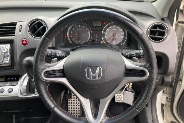 2010 Honda Stream JDM car for sale — photo 3 of 25