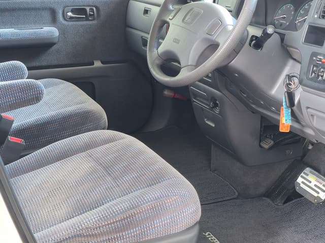 2000 Honda Stepwagon JDM car for sale — photo 15 of 25