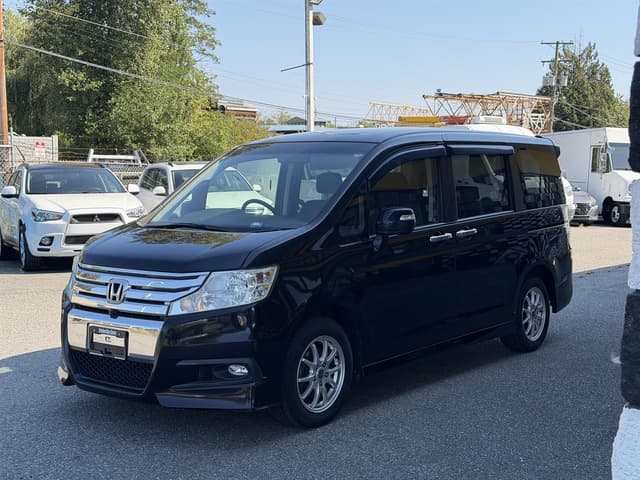 2010 Honda Stepwagon JDM car for sale — photo 3 of 19