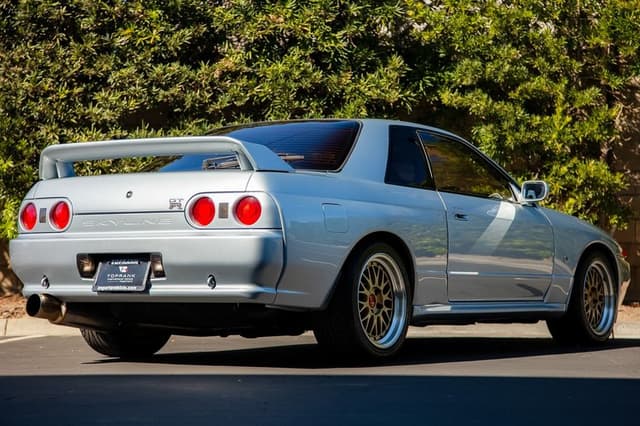 1990 Nissan Skyline JDM car for sale — photo 10 of 25