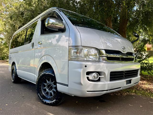 2007 Toyota HiAce JDM car for sale — photo 4 of 23