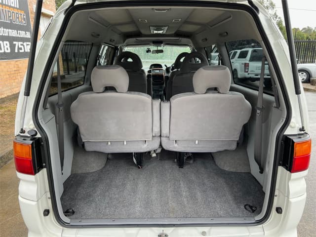 2002 Mitsubishi Delica JDM car for sale — photo 15 of 16