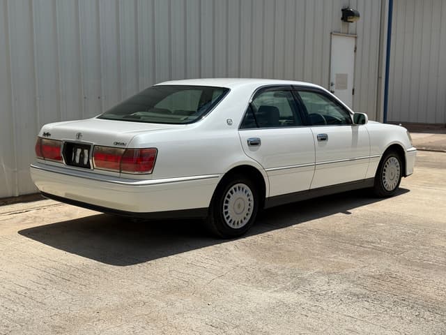 2000 Toyota Crown JDM car for sale — photo 3 of 21