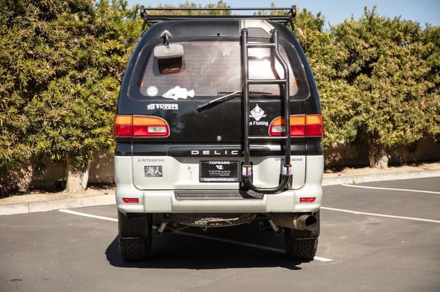1994 Mitsubishi Delica JDM car for sale — photo 9 of 25