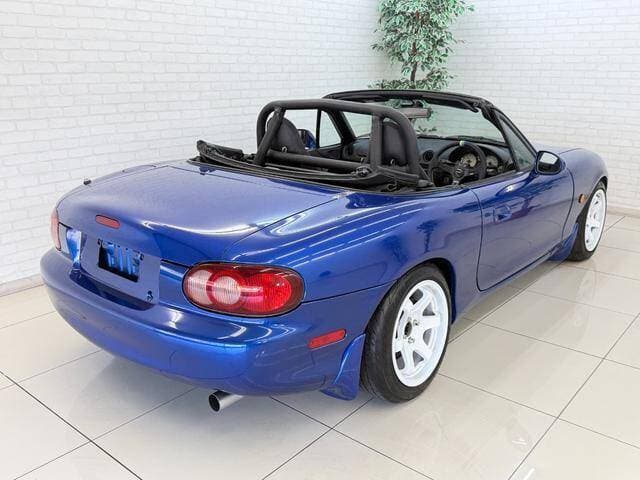 2000 Mazda Roadster (Eunos Roadster / MX-5) JDM car for sale — photo 3 of 17