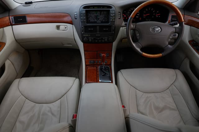 2000 Toyota Celsior JDM car for sale — photo 2 of 25