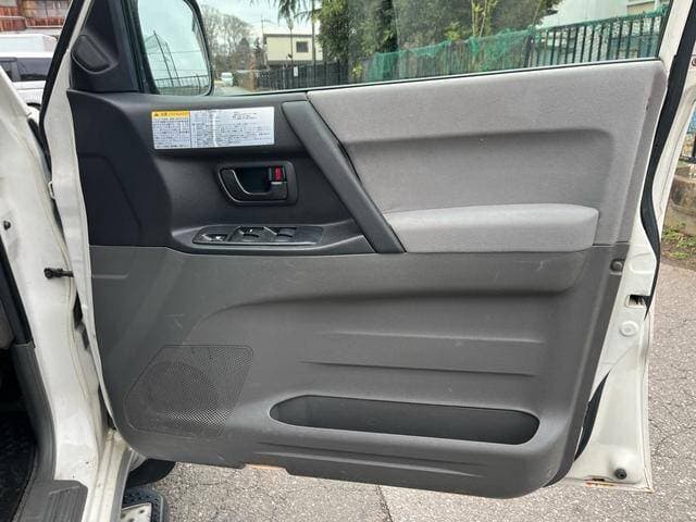 2000 Mitsubishi Pajero JDM car for sale — photo 20 of 20